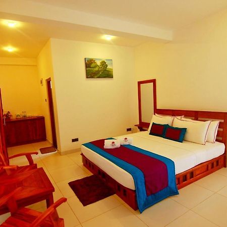 Athkandura Hotel Habarana Exterior photo