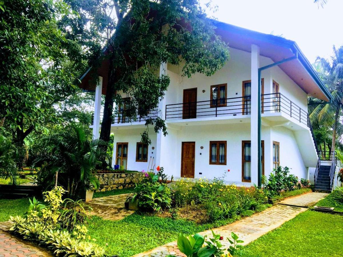 Athkandura Hotel Habarana Exterior photo