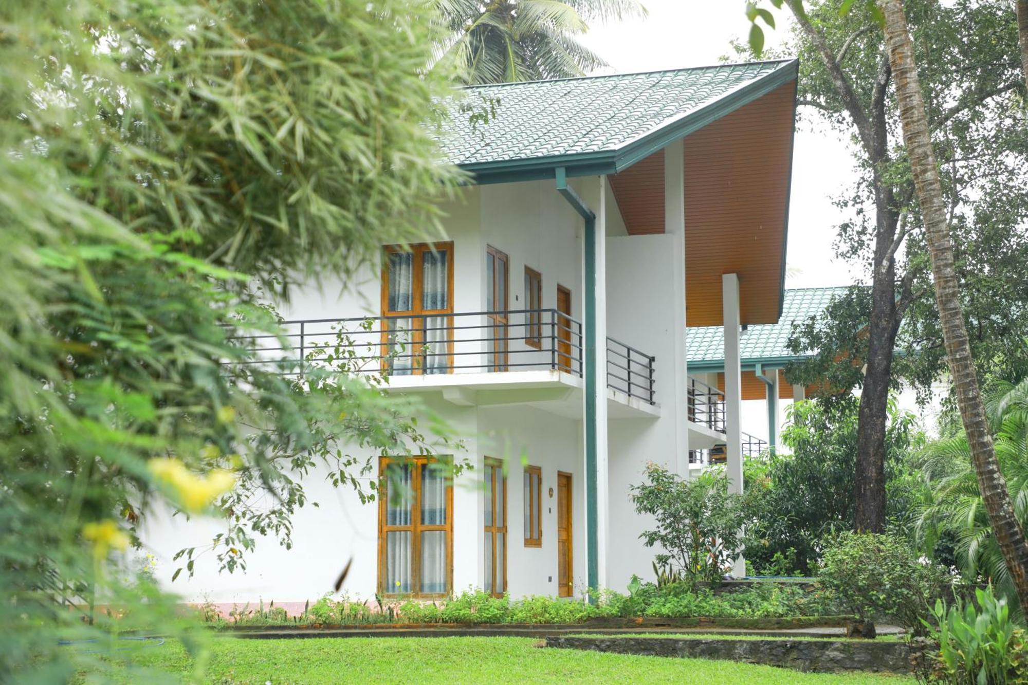 Athkandura Hotel Habarana Exterior photo