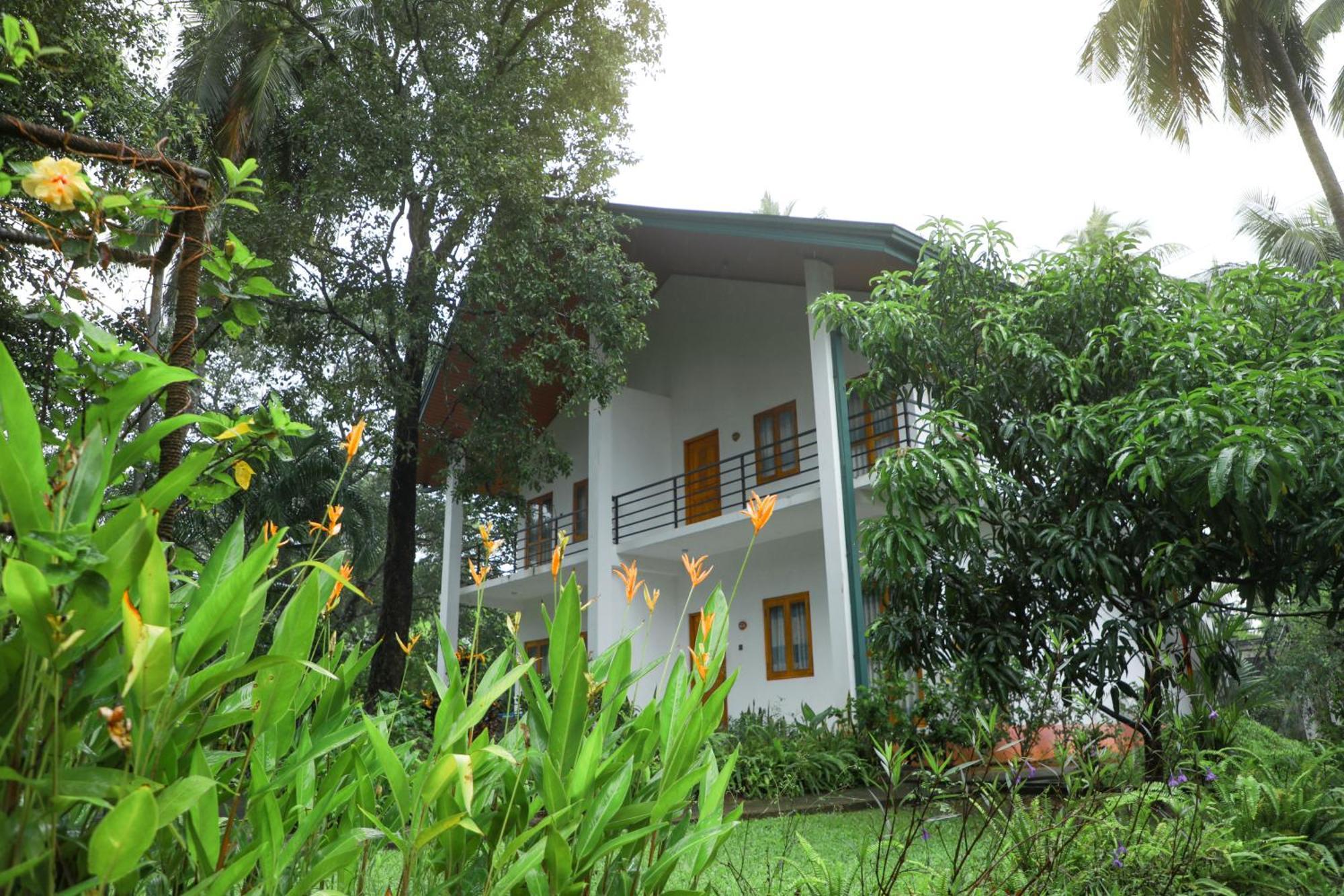 Athkandura Hotel Habarana Exterior photo