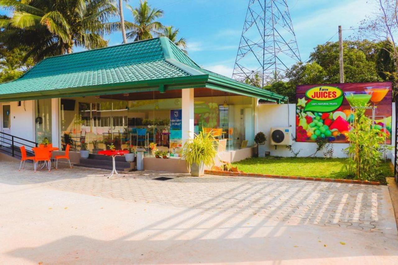 Athkandura Hotel Habarana Exterior photo