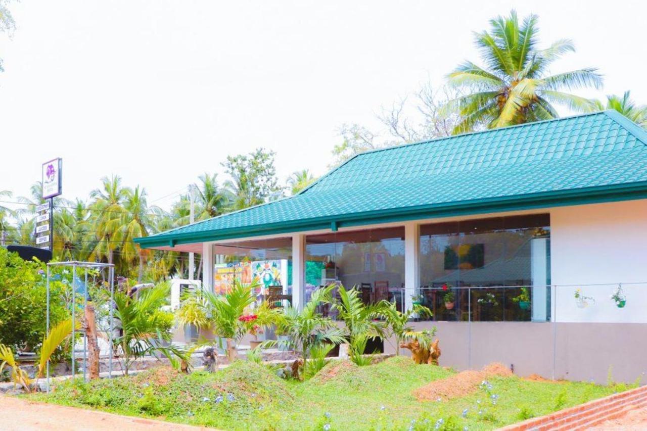 Athkandura Hotel Habarana Exterior photo