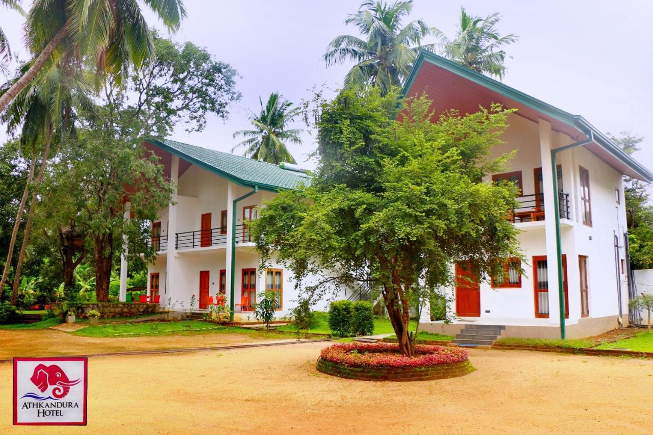 Athkandura Hotel Habarana Exterior photo